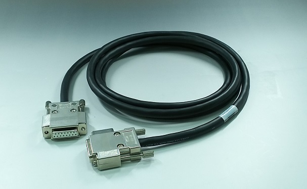 Kabel z złączem DB15 do DB15, długość 2m — zdjęcie produktu, nr katalogowy D15D15A-CA-2