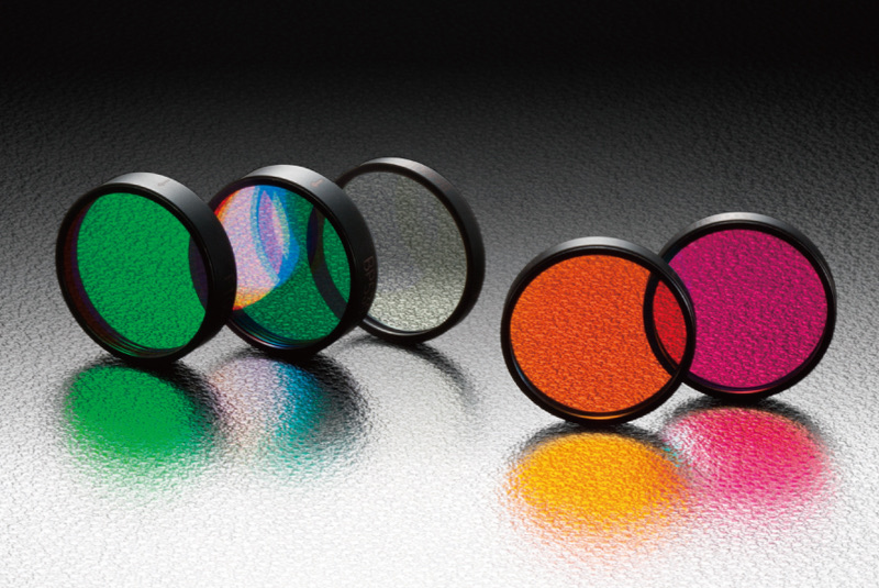 Filtr interferencyjny 25mm średnica, zakres transmisji 607 - 700nm — zdjęcie produktu, nr katalogowy YIF-BA600IFS