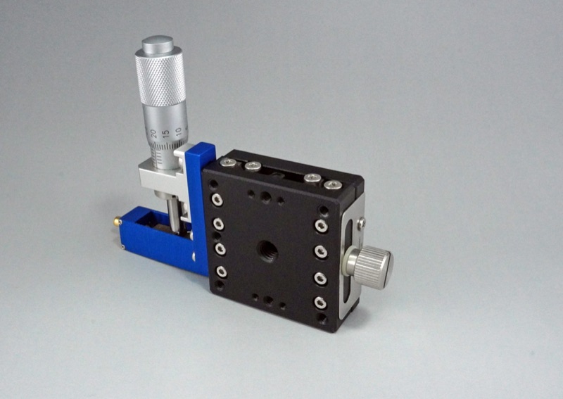 Stolik Z z asystą piezo, 40X40mm, (pionowa platforma/baza), prawoskrętny regulator +/-6.5mm, gwinty M3 — zdjęcie produktu, nr katalogowy TADC-401SRZPA