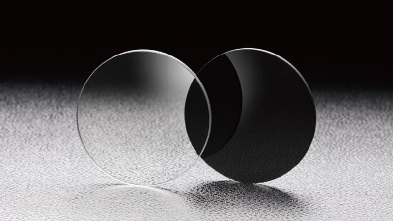 Filtr neutralny absorpcyjny niezamontowany (widzialny) kwadratowy 15x15mm 50% — zdjęcie produktu, nr katalogowy AND-15S-50
