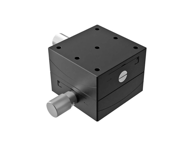 Goniometr 65X65mm, mosiężny wpust, 2-osiowy, +/-20°, wysokość osi 50mm, praworęczny, przekładnia ślimakowa, gwint M6 — zdjęcie produktu, nr katalogowy GOH-65B50R-M6