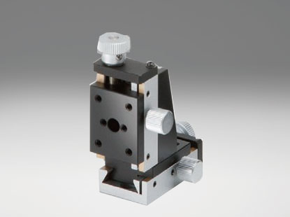 Łożysko w kształcie jaskółczego ogona 24X30mm, mosiężne, stolik osi XZ, śruba prowadząca na środku, +/-4mm, gwinty M3 — zdjęcie produktu, nr katalogowy TAS-24304L