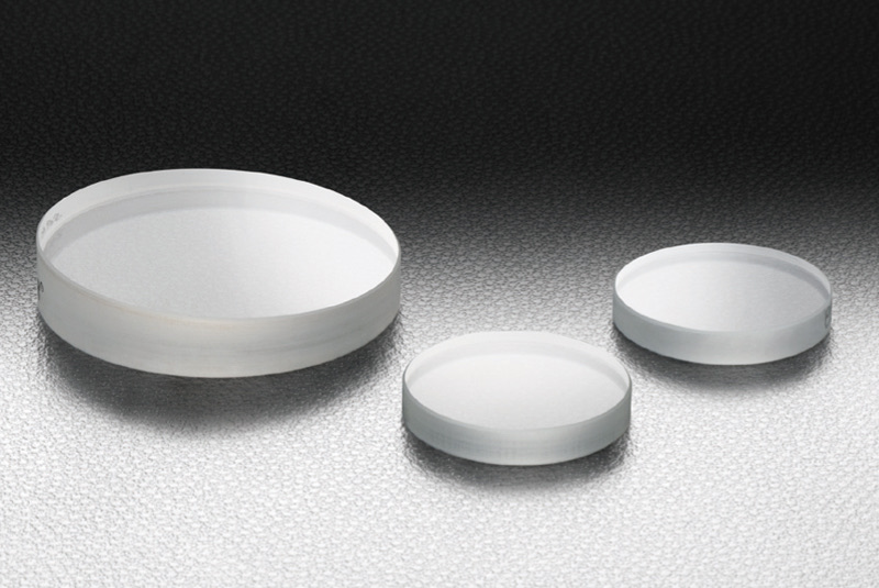 Podłoże o niskim rozpraszaniu, szkło syntetyczne 50.0mm, grubość 5mm, λ/10 — zdjęcie produktu, nr katalogowy OPSQSP-50C05-10-5