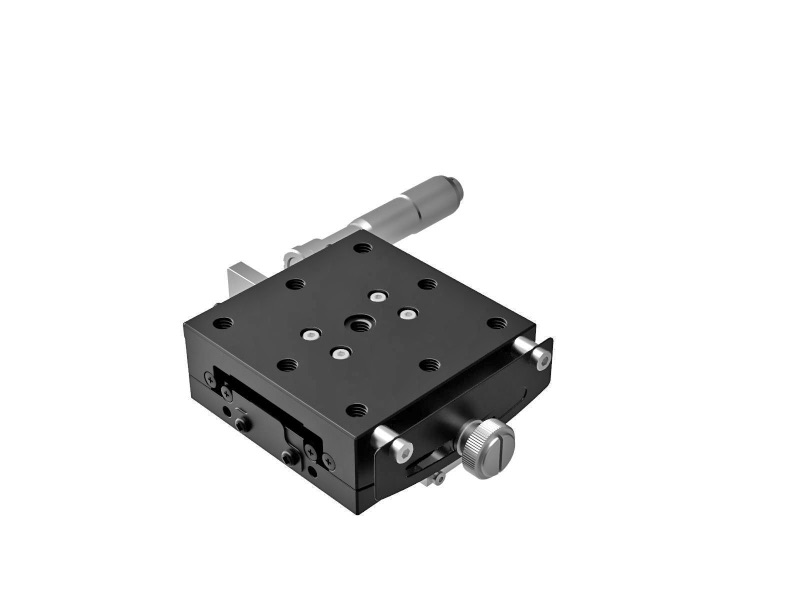 Goniometr 65X65mm, łożyska EXC, 1-osiowy, +/-6 stopni, wysokość osi 100mm, praworęczny, mikrometr, gwint M6 — zdjęcie produktu, nr katalogowy GOHT-65A100BMSR-M6